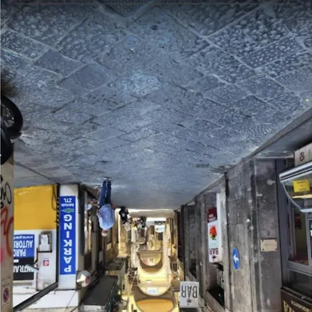 Vincent House * Napoli